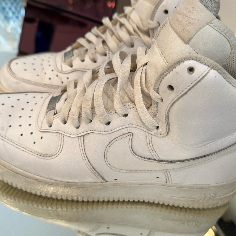 Nike Air Force 1 hi top size 8.5 great condition